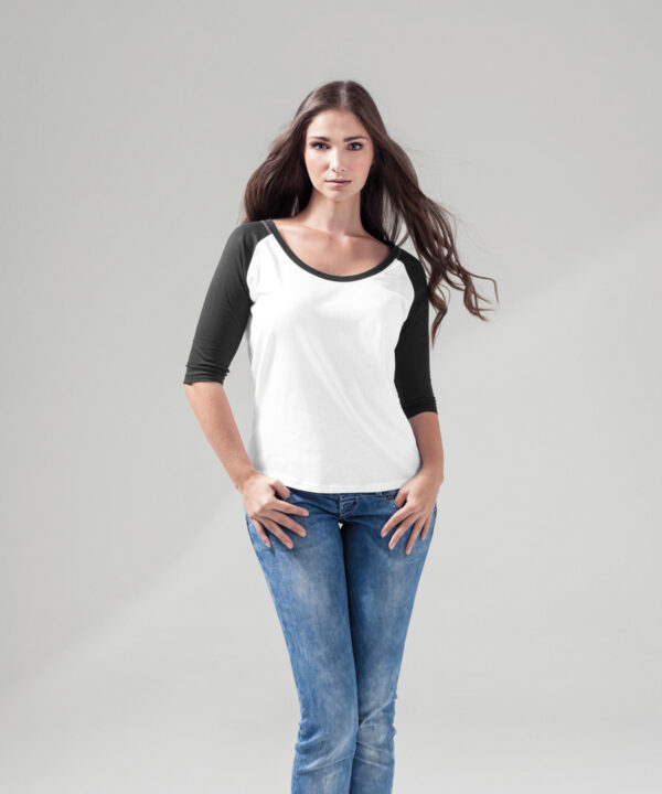 Build Your Brand Women's ¾ Contrast Raglan Tee - White/Black girl